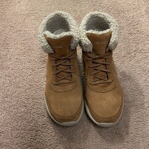 Sketchers Suedes Sherpa Lined Booties